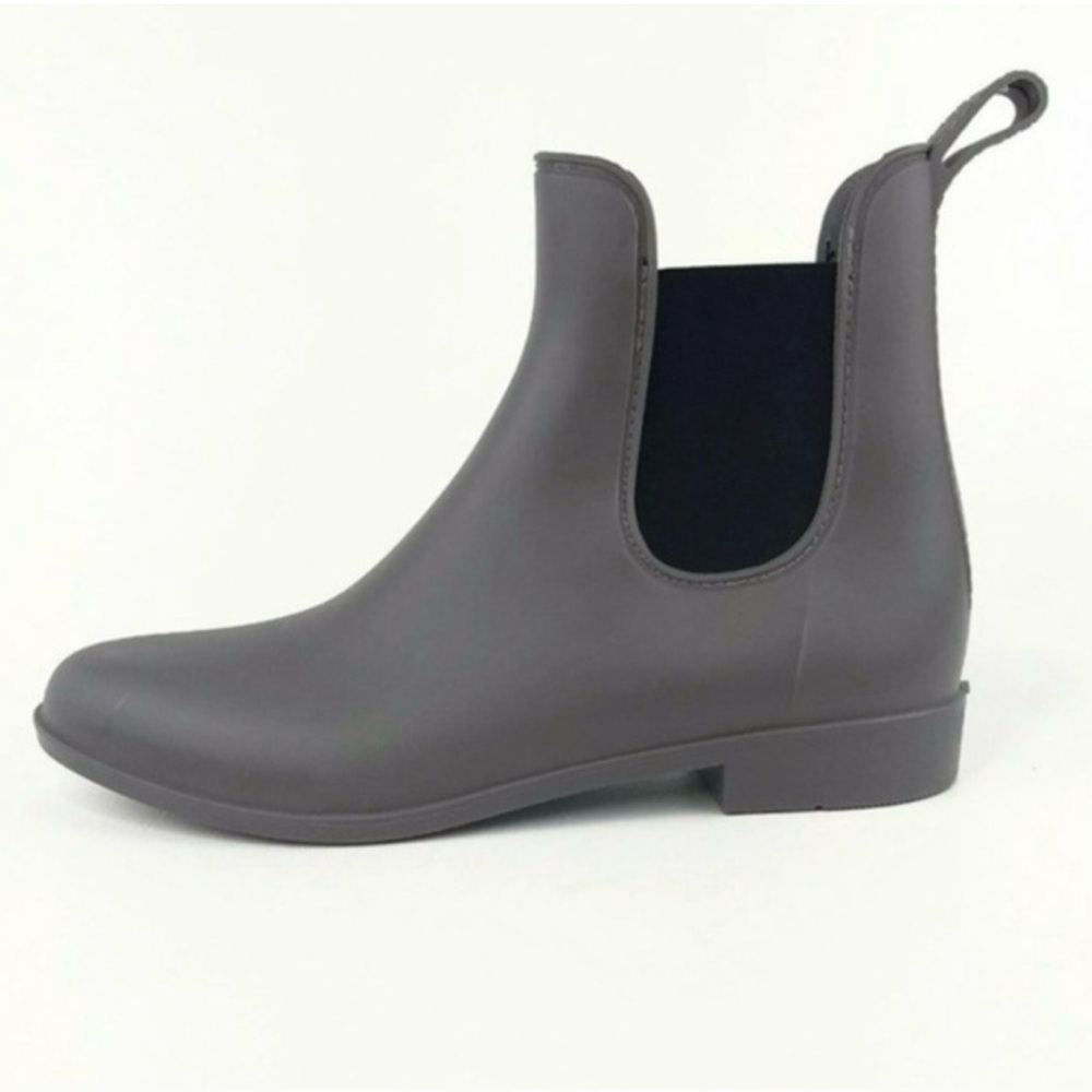 Capelli NY Waterproof Chelsea Ankle Bootie Gray Size 6